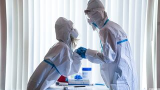 Lola Fae gets screwed by her man Lucky Fae pandemic style