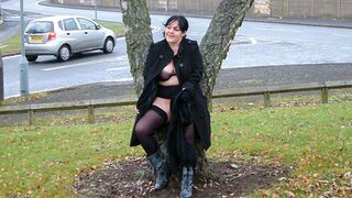 British Mommy Flashing Everywhere