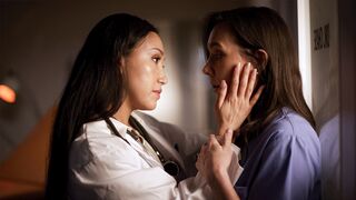 Panic nurse asked doc for the help & big butt Latin used her nurse