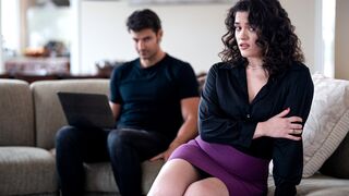 Computer technician finds porn on latin COUGAR Victoria Voxxx her pc