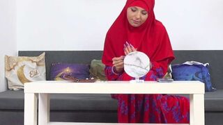 She wanted painted nails & he wanted her wet muff