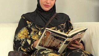 Sweet female in hijab tried on salesman's prick instead of new clothes