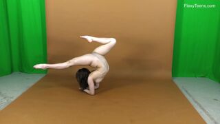 Petite booty gymnastic teen Rima Soroka