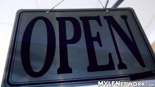 Boner Rion King drilled hard the welcoming shaved cunt of sexy mommy Preston Lee