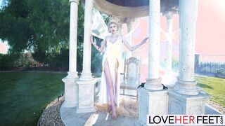 Goddess Kyaa Chimera Gets A Mesmerizing Foot Licking